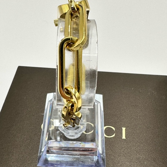 GUCCI Petite White Dial S-Steel Women's Watch Paper Clip Design - Picture 7 of 9